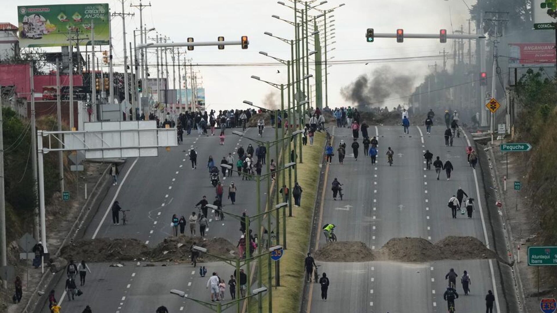 El Parlamento de Ecuador evaluará posibles abusos de la fuerza pública contra manifestantes El Parlamento de Ecuador evaluará posibles abusos de la fuerza pública contra manifestantes - Sputnik Mundo, 1920, 29.09.2025
