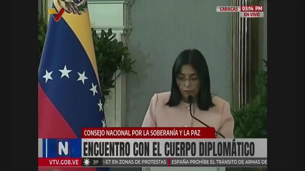 Maduro firma el decreto de Conmoción Exterior por tensiones con EEUU - Sputnik Mundo