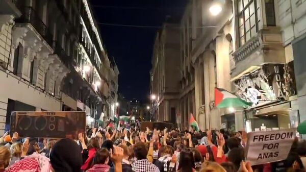 🪧 Estallan protestas a nivel mundial para condenar el ataque a la Flotilla Global Sumud - Sputnik Mundo