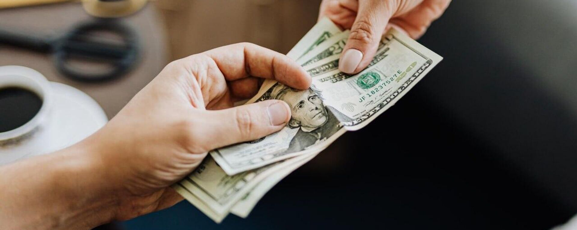 Las remesas de México caen por quinta vez consecutiva - Sputnik Mundo, 1920, 02.10.2025