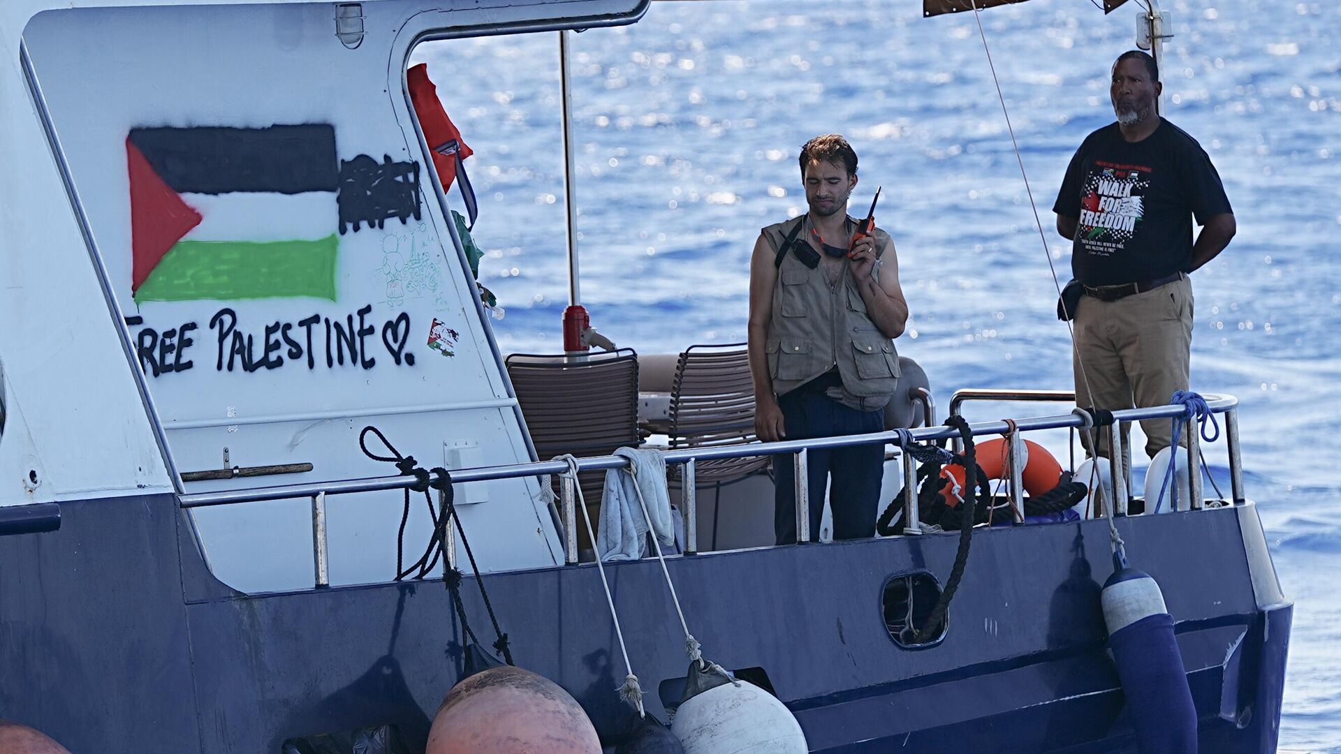 Vista de la Media Luna Roja Turca proporcionando alimentos y asistencia médica a la Flotilla Global Sumud, que zarpa para entregar asistencia humanitaria a Gaza, el 29 de septiembre de 2025 Vista de la Media Luna Roja Turca proporcionando alimentos y asistencia médica a la Flotilla Global Sumud, que zarpa para entregar asistencia humanitaria a Gaza, el 29 de septiembre de 2025 - Sputnik Mundo, 1920, 02.10.2025