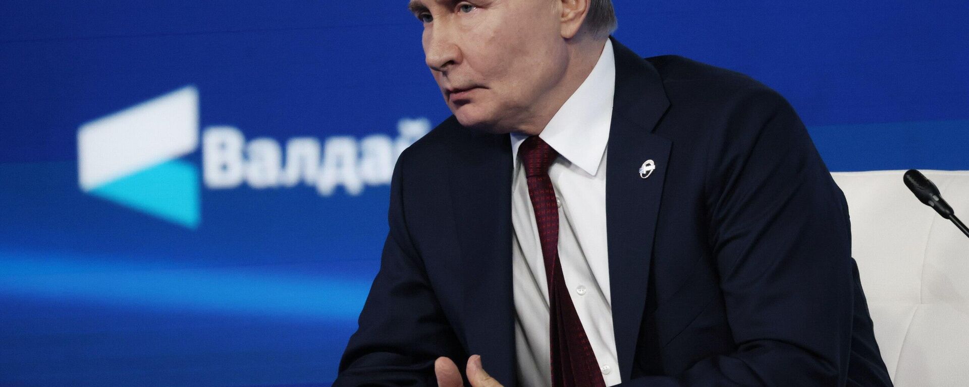 Los BRICS no tienen una política antidólar, enfatiza Putin Los BRICS no tienen una política antidólar, enfatiza Putin - Sputnik Mundo, 1920, 02.10.2025