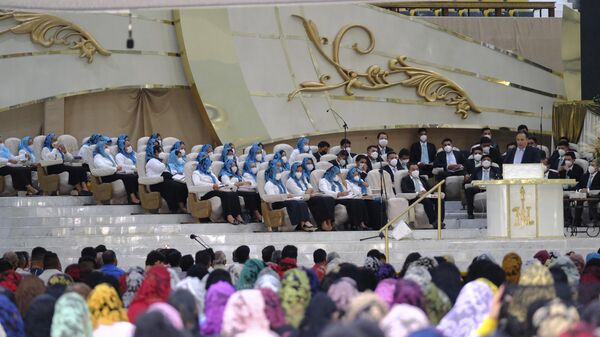 Fieles asisten a la Santa Cena en el templo insignia de La Luz del Mundo en Guadalajara, México, el sábado 13 de agosto de 2022.  - Sputnik Mundo