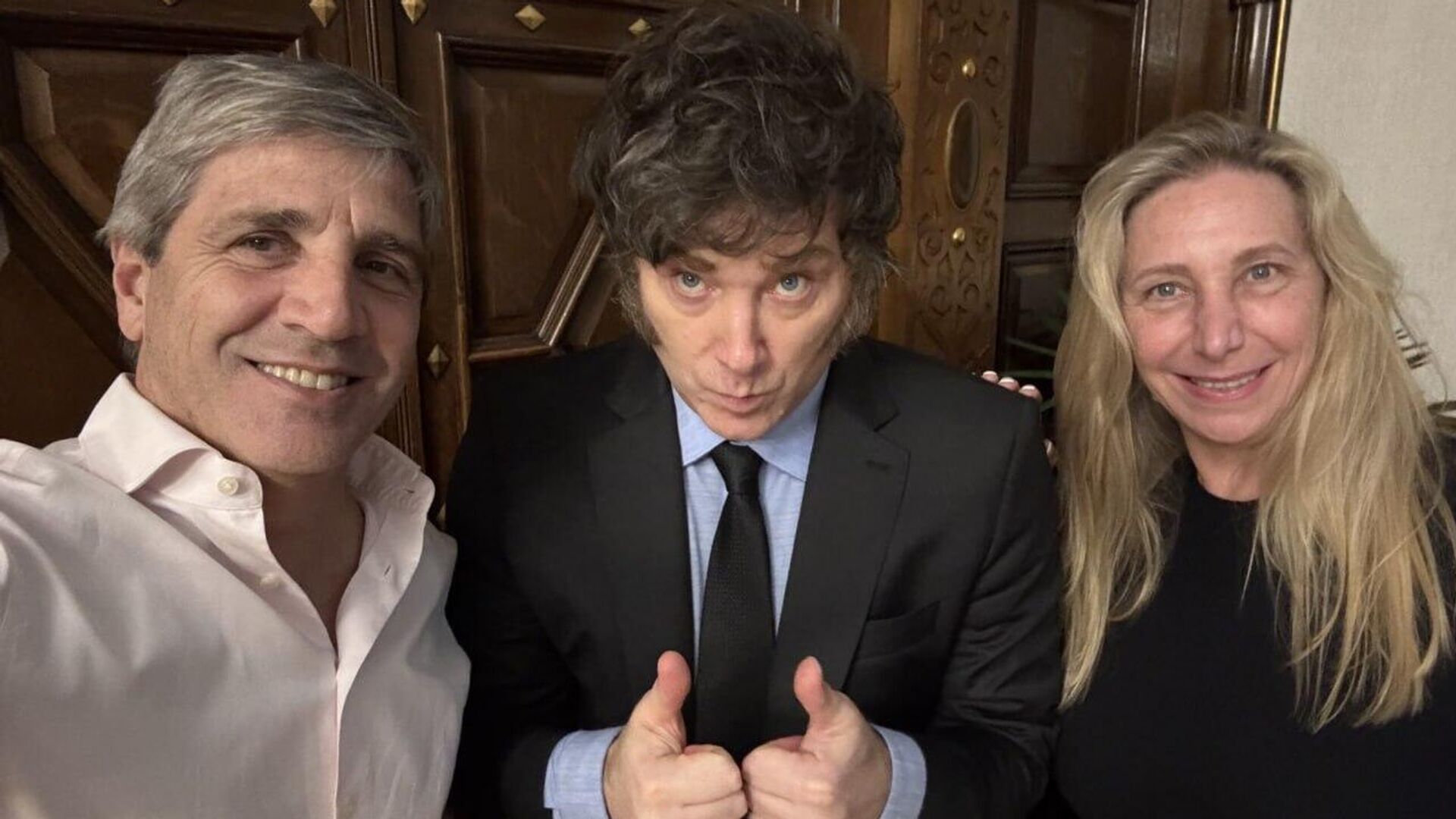 Viaje de urgencia: Milei envía a su ministro de Economía para concretar el 'swap' con EEUU Viaje de urgencia: Milei envía a su ministro de Economía para concretar el 'swap' con EEUU - Sputnik Mundo, 1920, 04.10.2025