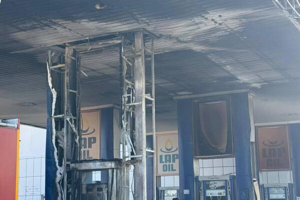 Una gasolinera en llamas tras una fuerte explosión en Irak Una gasolinera en llamas tras una fuerte explosión en Irak - Sputnik Mundo