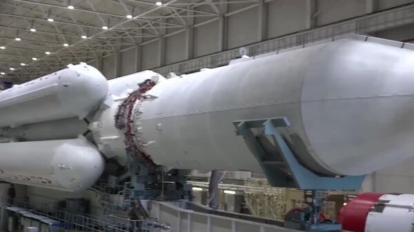 Fuerzas Espaciales rusas contribuyen de manera significativa a garantizar la defensa de Rusia, declara Putin - Sputnik Mundo