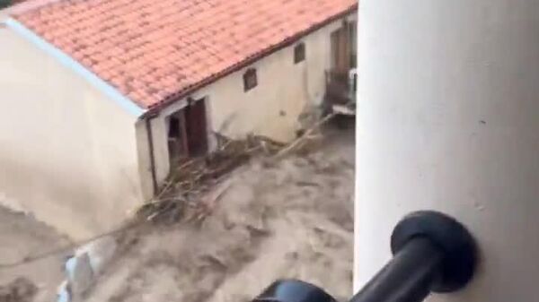 Van cuatro fallecidos por una inundación en el este de Bulgaria - Sputnik Mundo