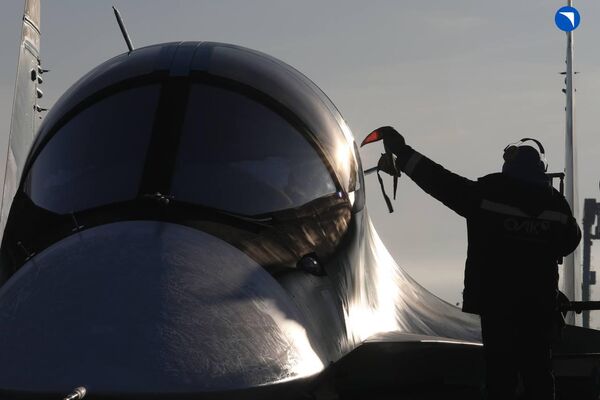 Las Fuerzas Aeroespaciales rusas reciben un nuevo lote de avanzados bombarderos Su-34 Las Fuerzas Aeroespaciales rusas reciben un nuevo lote de avanzados bombarderos Su-34 - Sputnik Mundo