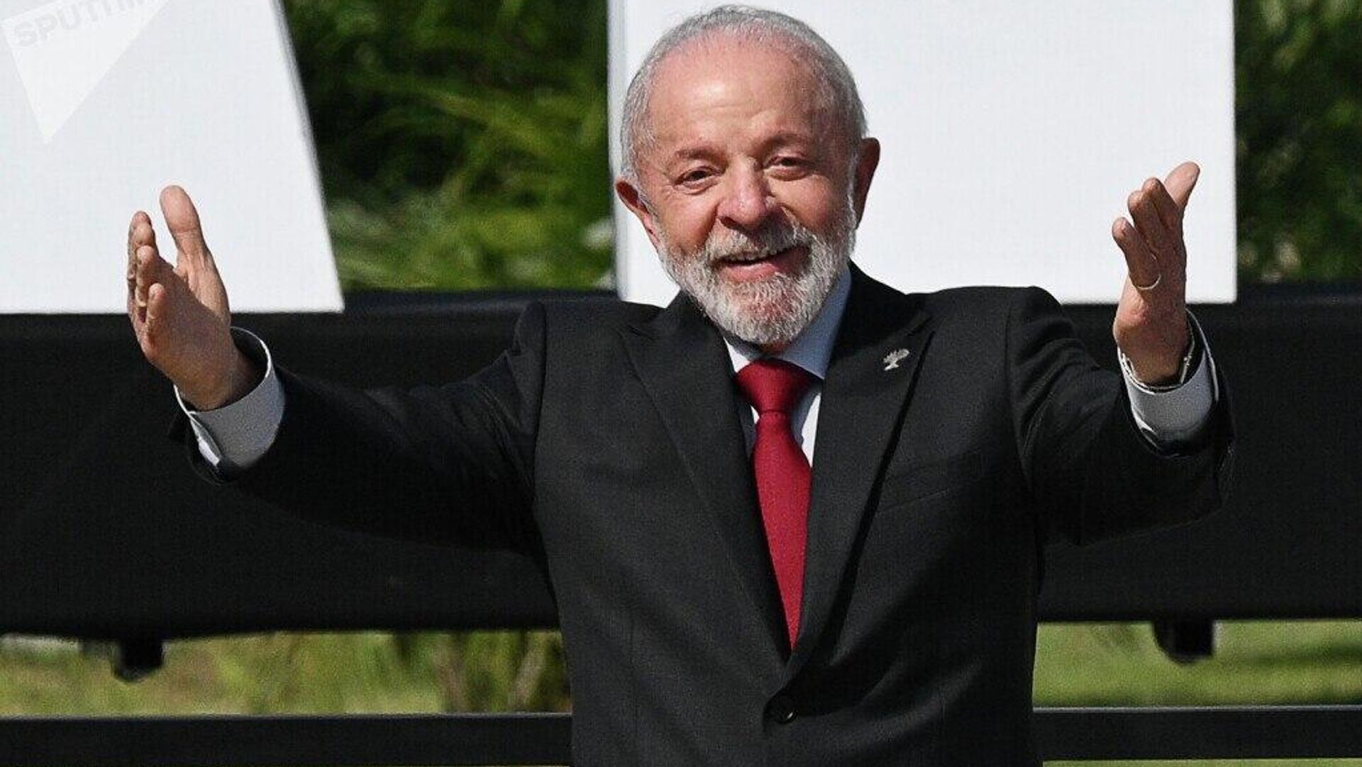 Lula y Trump intercambian números de teléfono para establecer una línea directa de comunicación Lula y Trump intercambian números de teléfono para establecer una línea directa de comunicación - Sputnik Mundo, 1920, 06.10.2025