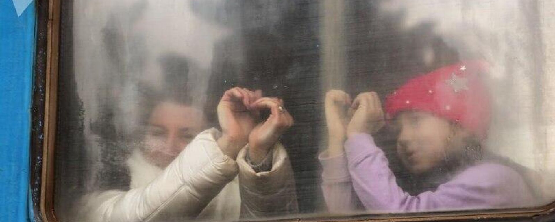 Kiev se dispone a aplicar medidas punitivas a los niños, denuncia la Cancillería rusa - Sputnik Mundo, 1920, 07.10.2025