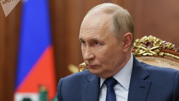 La iniciativa estratégica en el conflicto ucraniano está completamente en manos de las FFAA de Rusia, declara Putin - Sputnik Mundo