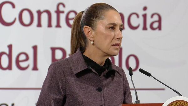 Sheinbaum analiza negociar con Trump los aranceles a vehículos pesados - Sputnik Mundo