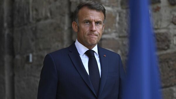 Ante debacle del Gobierno francés, aliado de Macron le pide que renuncie a la presidencia - Sputnik Mundo