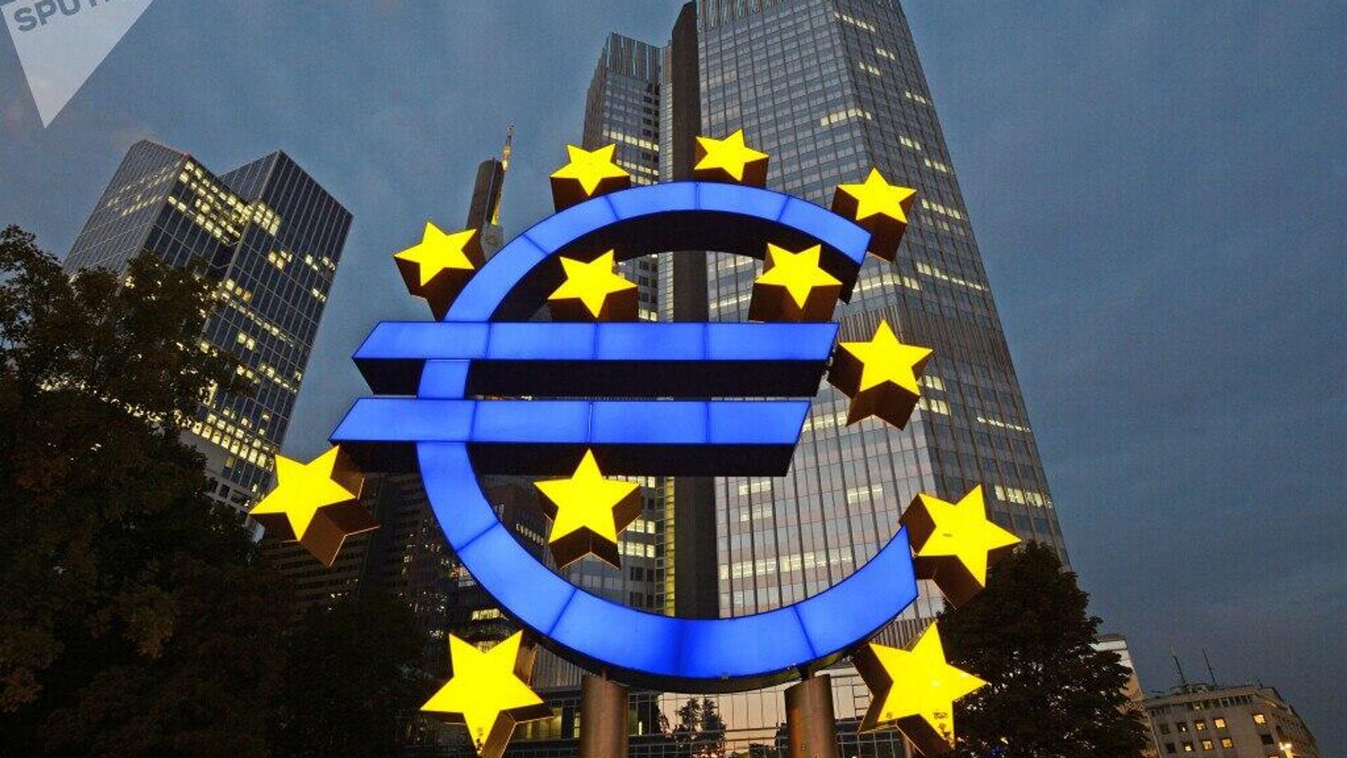 Europa al borde del abismo: Francia e Italia lideran la carrera hacia la crisis de deuda Europa al borde del abismo: Francia e Italia lideran la carrera hacia la crisis de deuda - Sputnik Mundo, 1920, 08.10.2025