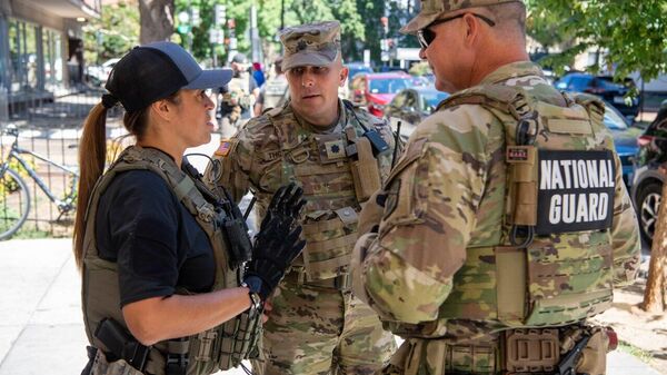 EEUU despliega a cientos de soldados en Chicago - Sputnik Mundo