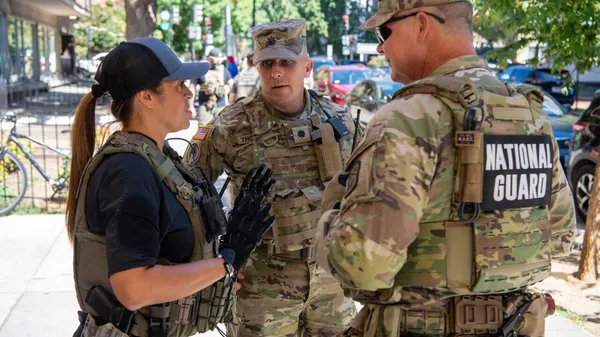 EEUU despliega a cientos de soldados en Chicago - Sputnik Mundo
