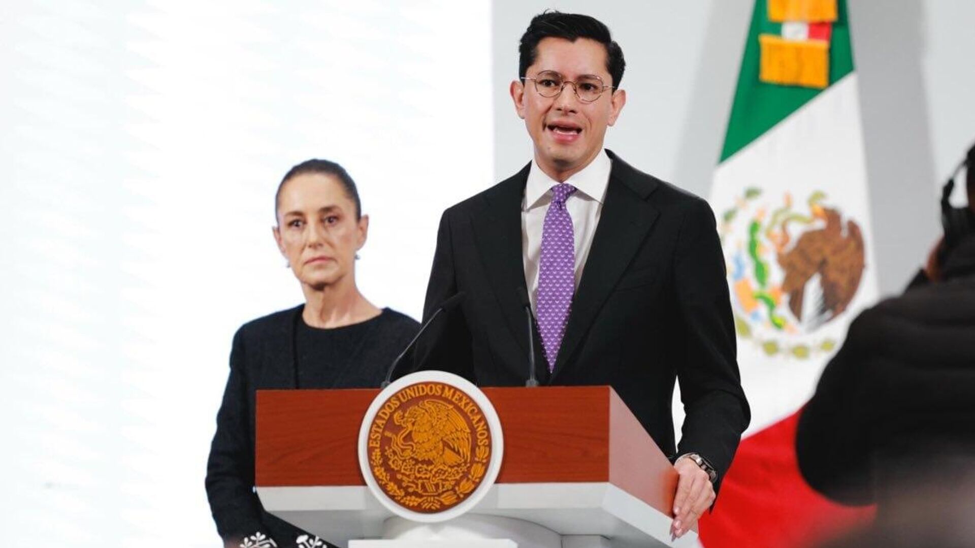 Sheinbaum nombra a Roberto Velasco Álvarez como subsecretario para América del Norte Sheinbaum nombra a Roberto Velasco Álvarez como subsecretario para América del Norte - Sputnik Mundo, 1920, 10.10.2025