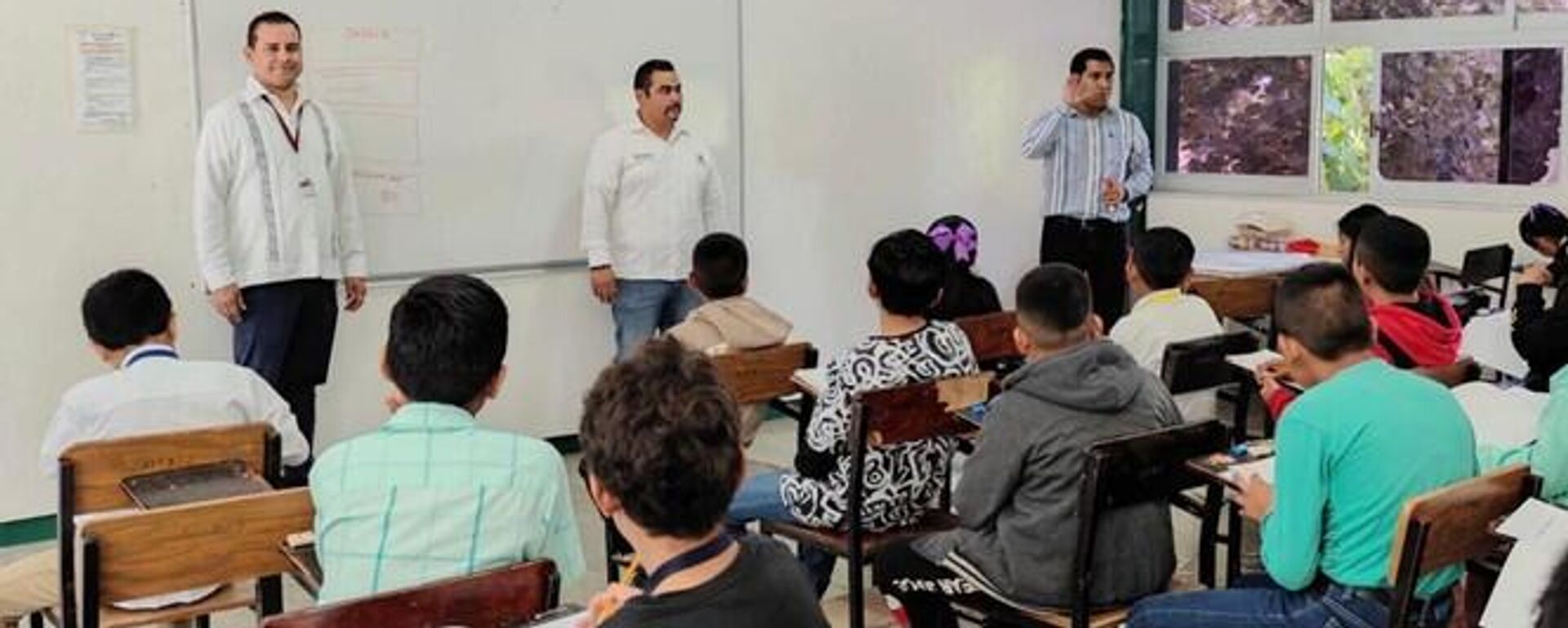 Escuela mexicana de nivel medio superior - Sputnik Mundo, 1920, 11.10.2025