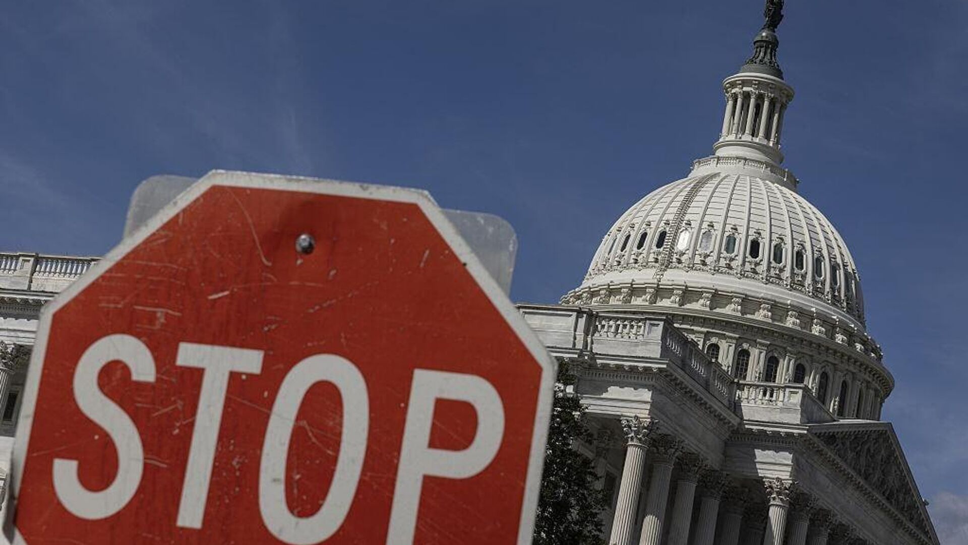 Revelan las primeras cifras de avisos de despido enviados en el paralizado Gobierno estadounidense Revelan las primeras cifras de avisos de despido enviados en el paralizado Gobierno estadounidense - Sputnik Mundo, 1920, 11.10.2025