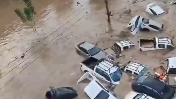 Aumenta a 37 el número de fallecidos por las fuertes lluvias en México - Sputnik Mundo