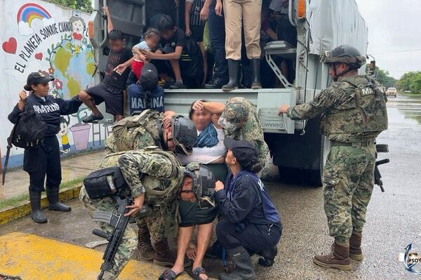 Aumenta a 37 el número de fallecidos por las fuertes lluvias en México - Sputnik Mundo