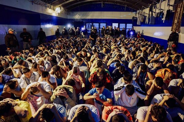 El recién asumido José Jerí lidera un operativo contra el crimen organizado en sus primeras acciones como presidente de Perú - Sputnik Mundo