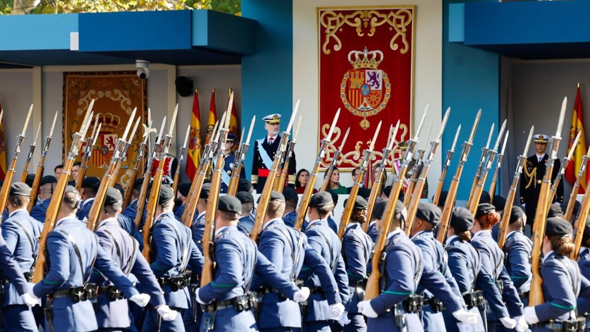 España celebra su Fiesta Nacional con el tradicional desfile en Madrid España celebra su Fiesta Nacional con el tradicional desfile en Madrid - Sputnik Mundo, 1920, 12.10.2025