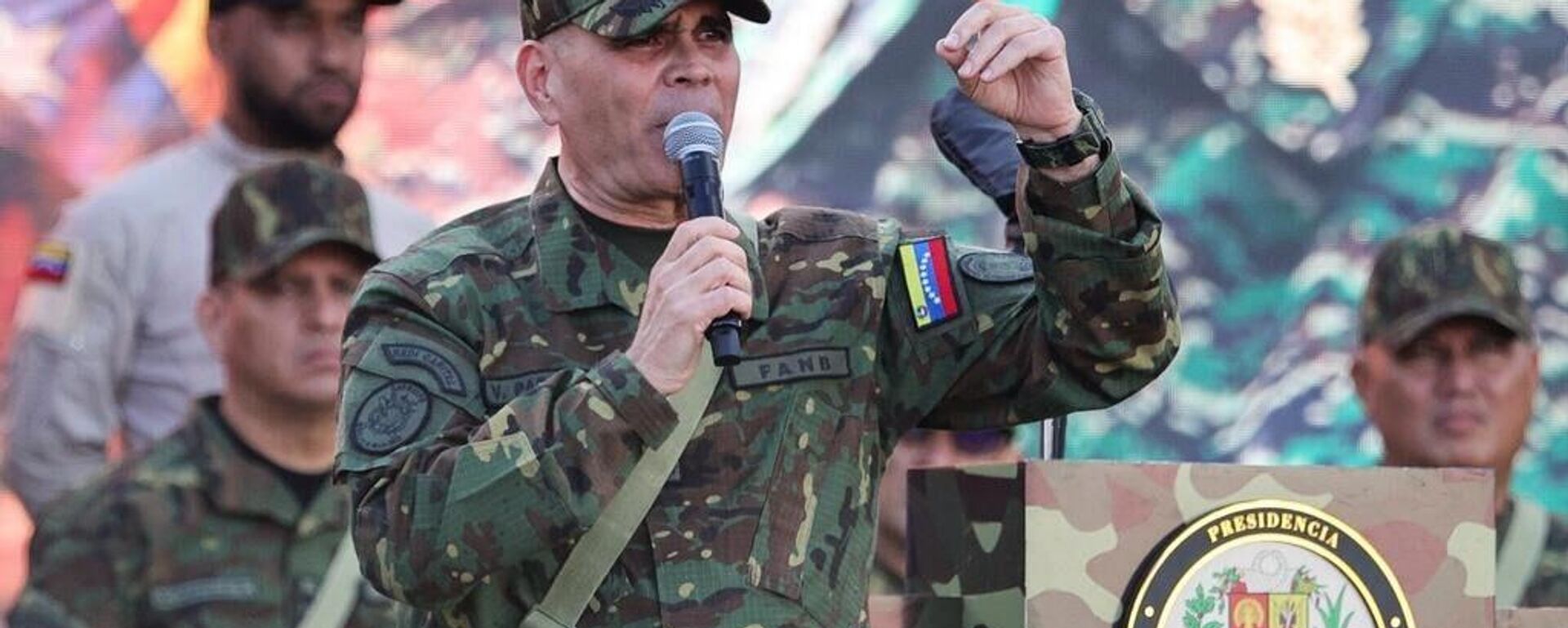 ¡Independencia o nada! Venezuela tilda de reedición del viejo método colonizador el despliegue militar de EEUU en el Caribe - Sputnik Mundo, 1920, 12.10.2025