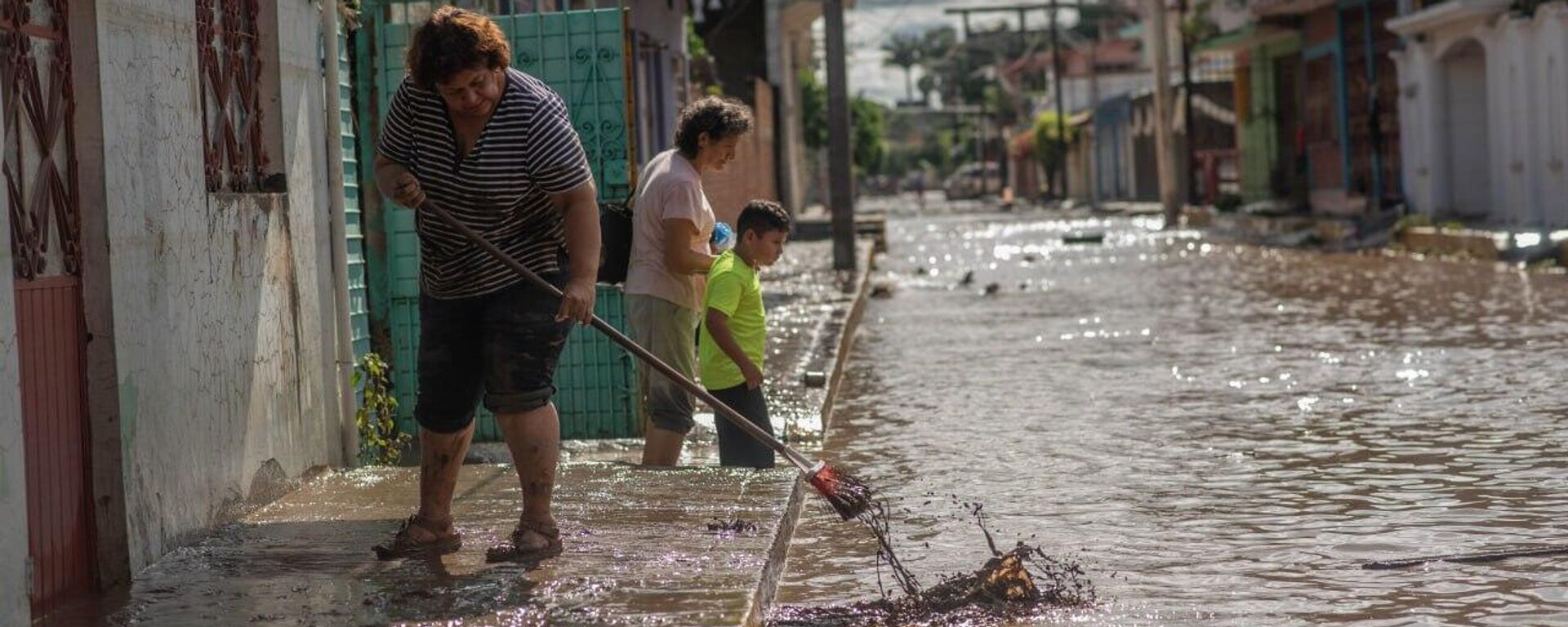 Aumenta la cifra de los fallecidos por las intensas lluvias en México - Sputnik Mundo, 1920, 12.10.2025