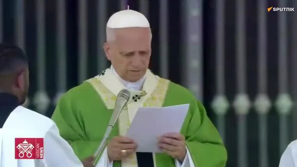 El papa León XIV envía mensaje al pueblo peruano tras la destitución de Dina Boluarte - Sputnik Mundo