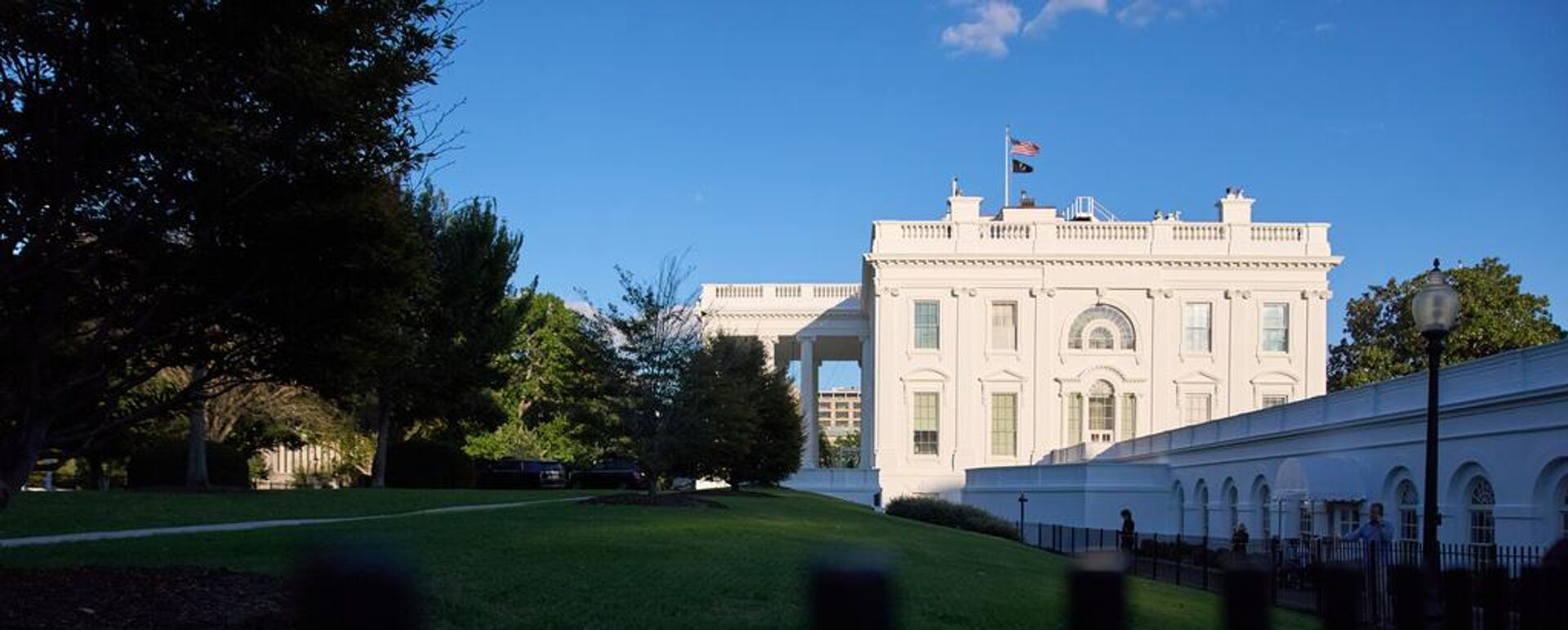 Fachada de la Casa Blanca en EEUU - Sputnik Mundo, 1920, 02.05.2026