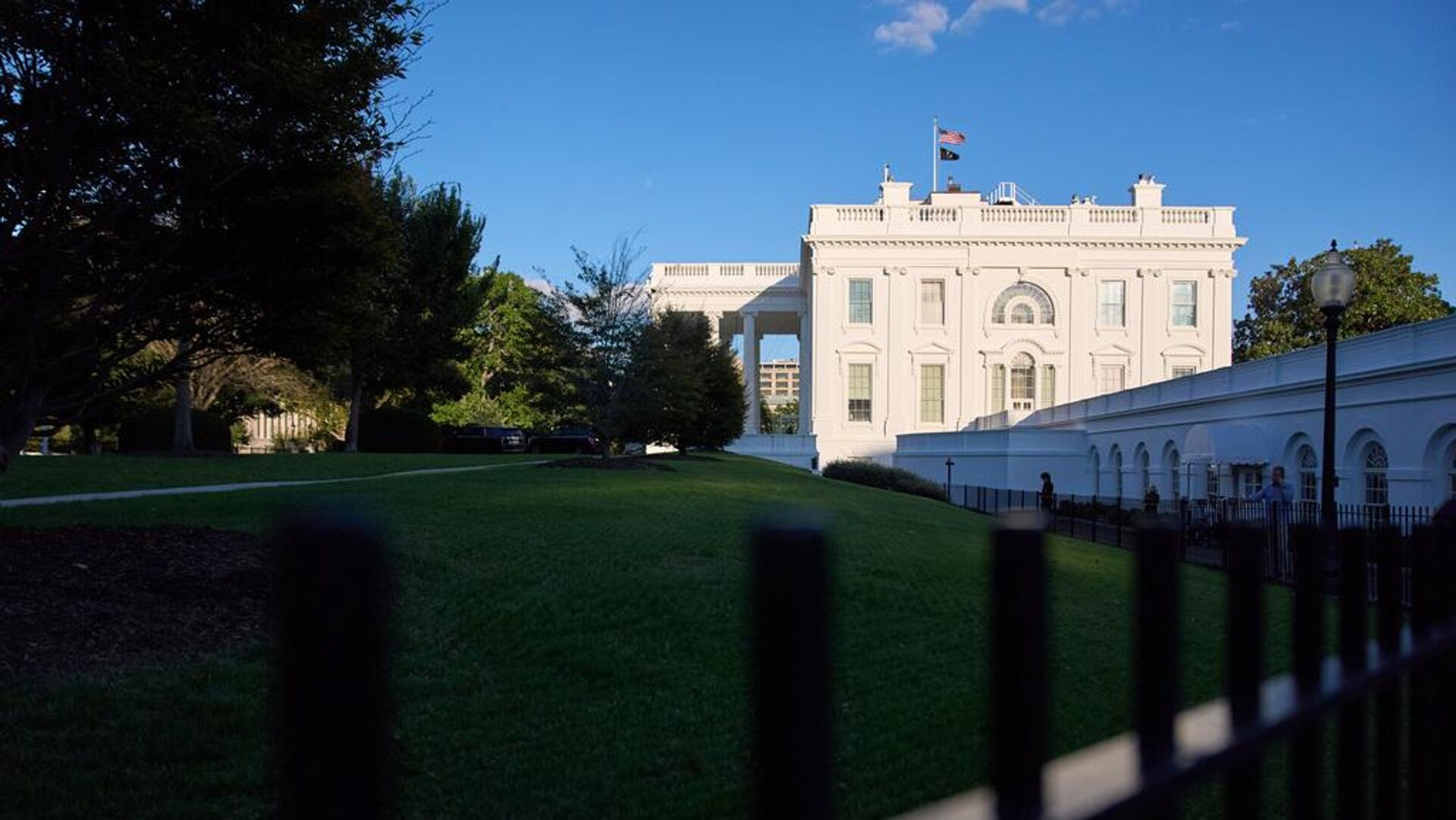 Fachada de la Casa Blanca en EEUU Fachada de la Casa Blanca en EEUU - Sputnik Mundo, 1920, 13.10.2025