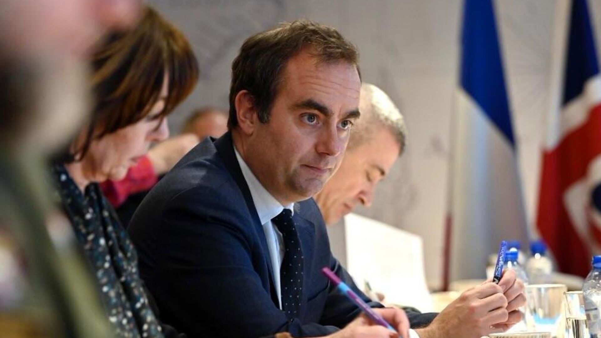 El primer ministro de Francia presenta al nuevo Gobierno El primer ministro de Francia presenta al nuevo Gobierno - Sputnik Mundo, 1920, 13.10.2025