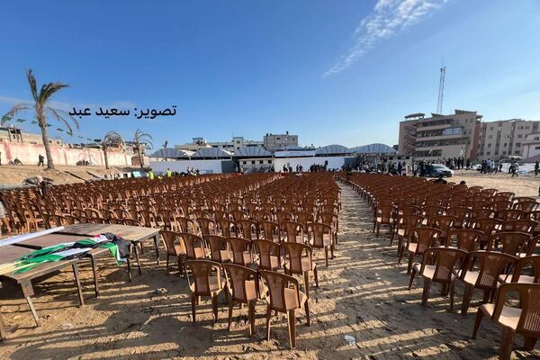 Los preparativos para recibir a los prisioneros palestinos liberados avanzan mientras se espera su llegada - Sputnik Mundo