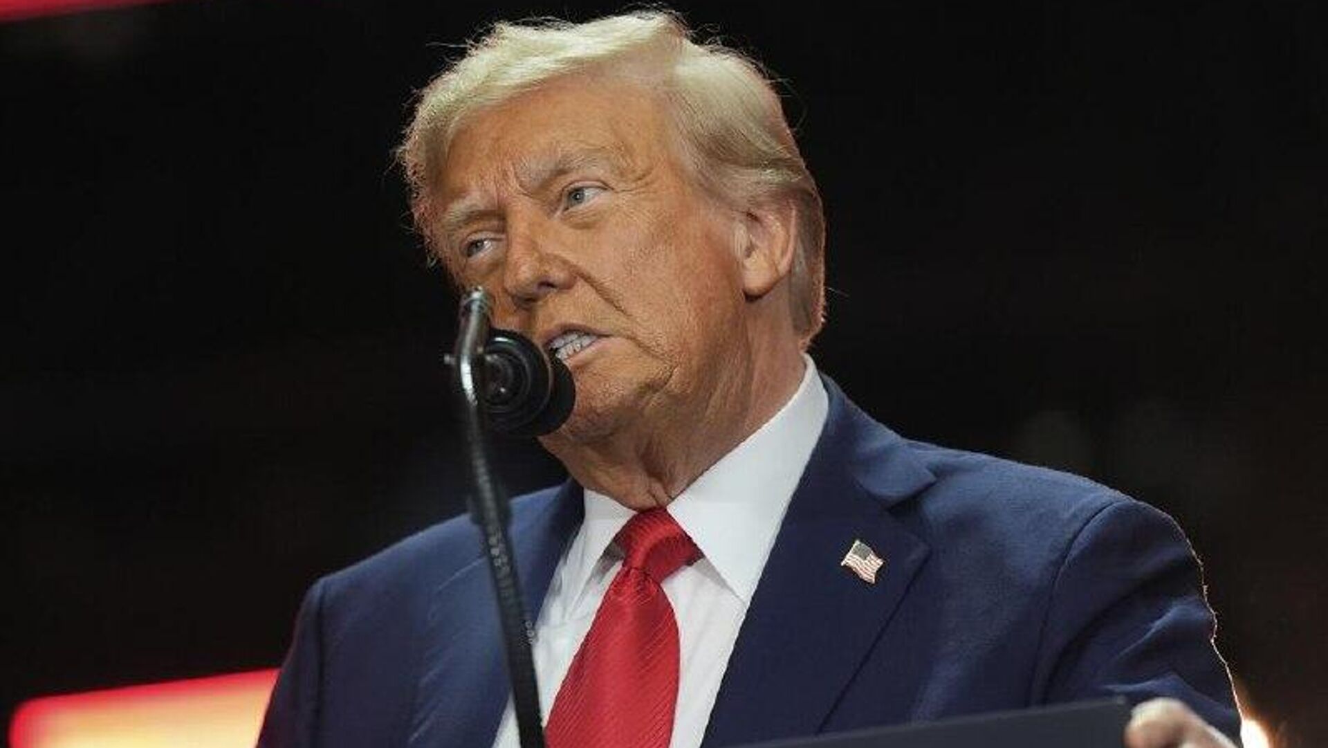 Poner fin al conflicto ucraniano resultó más difícil que el conflicto en Oriente Medio, declara Trump Poner fin al conflicto ucraniano resultó más difícil que el conflicto en Oriente Medio, declara Trump - Sputnik Mundo, 1920, 13.10.2025