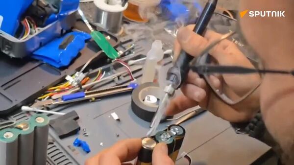 Militares rusos desarrollan un repetidor de señal para drones único en su tipo - Sputnik Mundo