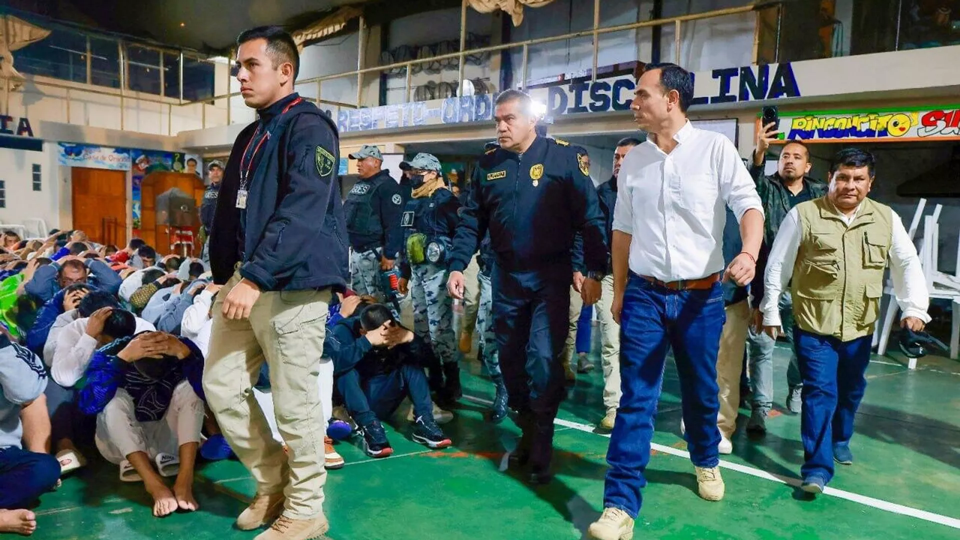 El nuevo presidente de Perú encabezó un operativo contra el crimen organizado en cuatro cárceles El nuevo presidente de Perú encabezó un operativo contra el crimen organizado en cuatro cárceles - Sputnik Mundo, 1920, 13.10.2025