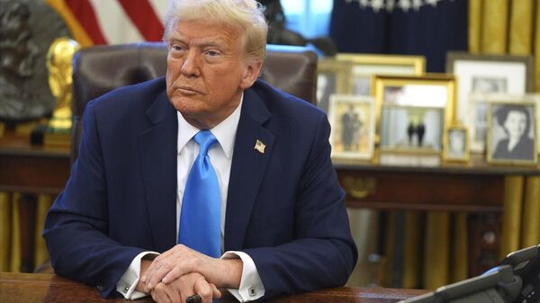 Trump afirma que está muy decepcionado con el ritmo del proceso de la resolución del conflicto ucraniano, a pesar de las buenas relaciones con Putin - Sputnik Mundo