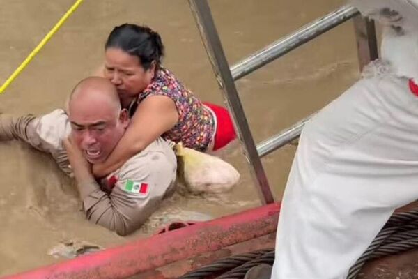 Hay al menos 90 personas hospitalizadas tras las intensas lluvias en México Hay al menos 90 personas hospitalizadas tras las intensas lluvias en México - Sputnik Mundo