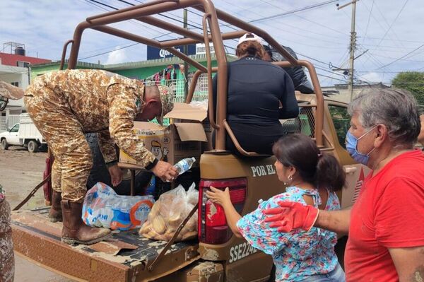 Llegaremos a todos los rincones: Sheinbaum promete ayuda a afectados por las inundaciones en México Llegaremos a todos los rincones: Sheinbaum promete ayuda a afectados por las inundaciones en México - Sputnik Mundo