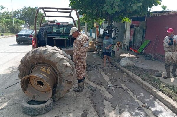 Llegaremos a todos los rincones: Sheinbaum promete ayuda a afectados por las inundaciones en México Llegaremos a todos los rincones: Sheinbaum promete ayuda a afectados por las inundaciones en México - Sputnik Mundo