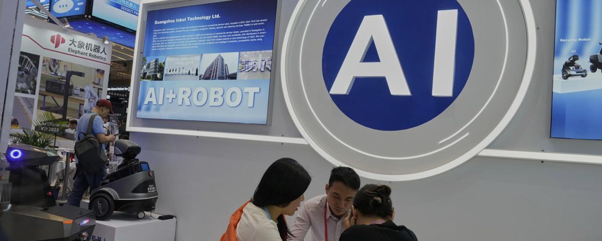 Fiebre por la IA se compara con el auge de las empresas puntocom, afirma el FMI - Sputnik Mundo, 1920, 15.10.2025