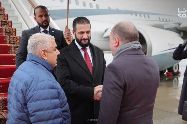 Visita histórica: publican las primeras imágenes del líder sirio llegando a Moscú Visita histórica: publican las primeras imágenes del líder sirio llegando a Moscú - Sputnik Mundo