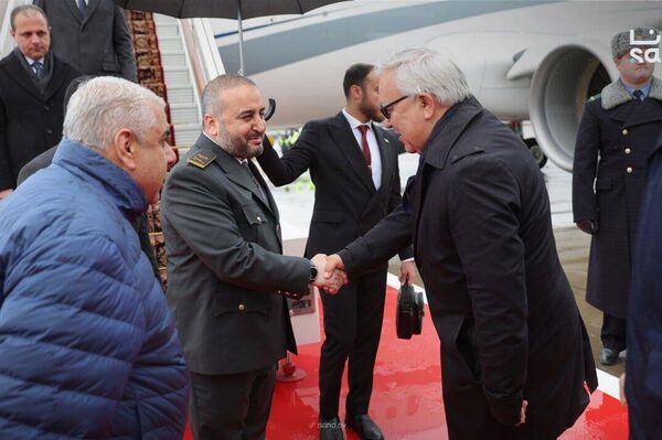 Visita histórica: publican las primeras imágenes del líder sirio llegando a Moscú Visita histórica: publican las primeras imágenes del líder sirio llegando a Moscú - Sputnik Mundo