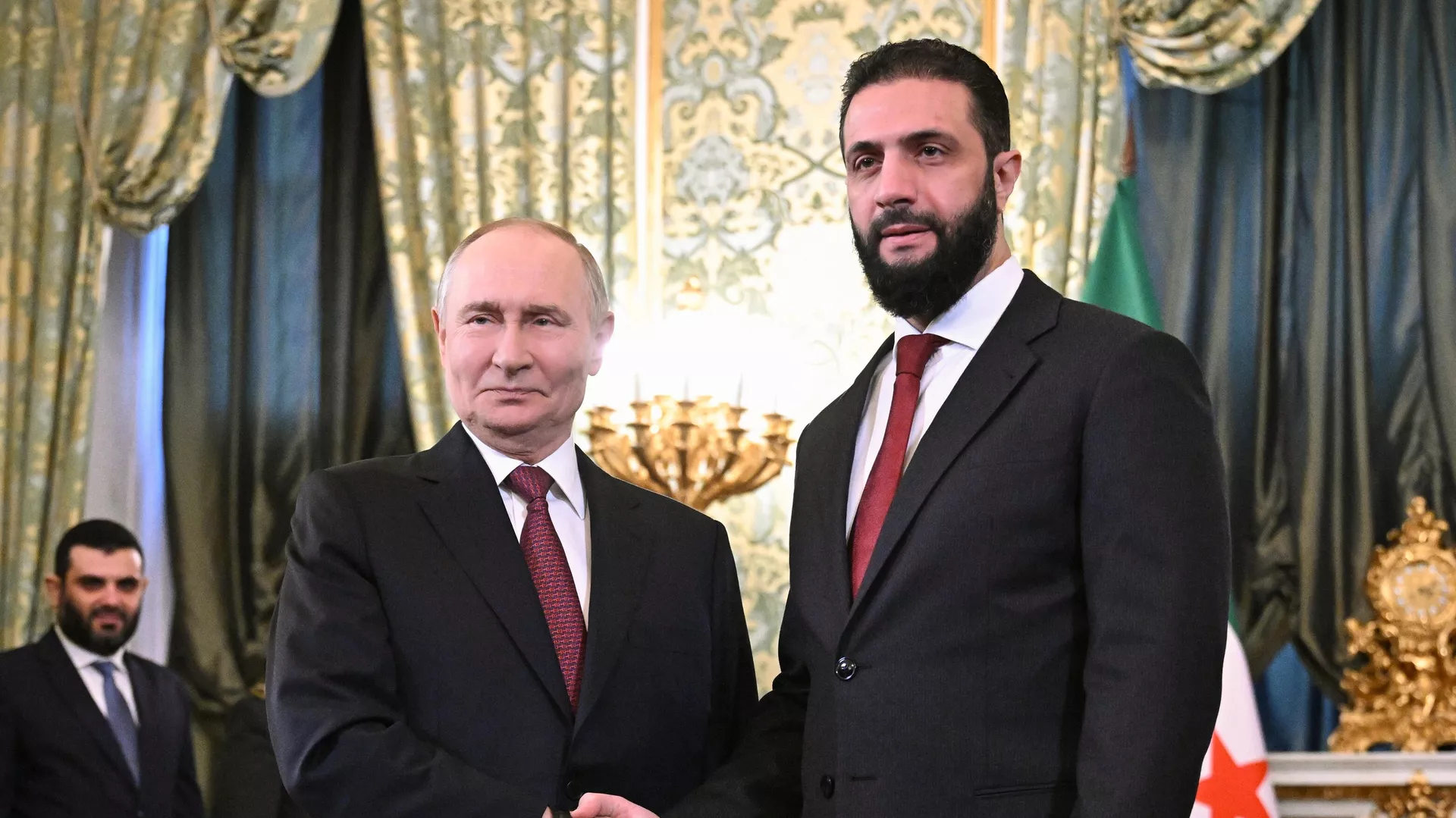 El presidente de Rusia, Vladímir Putin, y el líder sirio, Ahmad Sharaa, durante una reunión en Moscú, el 15 de octubre de 2025 El presidente de Rusia, Vladímir Putin, y el líder sirio, Ahmad Sharaa, durante una reunión en Moscú, el 15 de octubre de 2025 - Sputnik Mundo, 1920, 15.10.2025