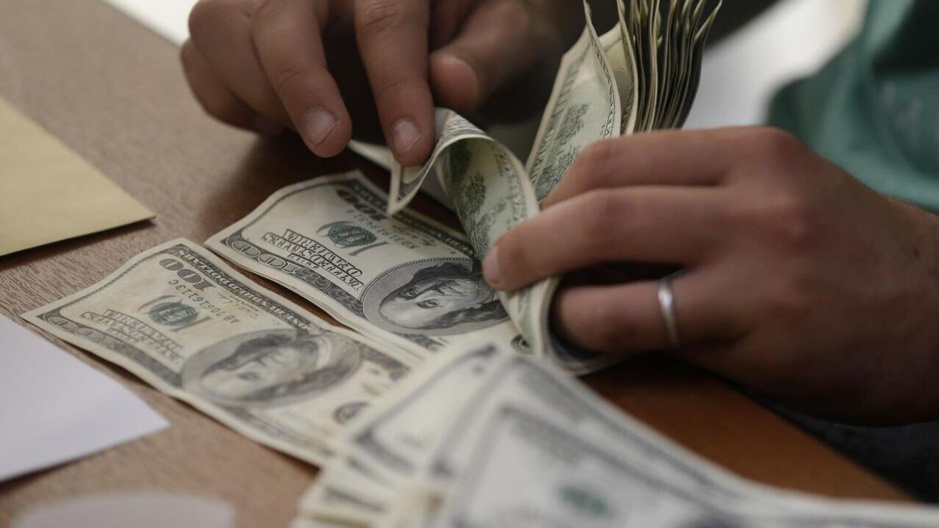 EEUU debe atender su déficit más pronto que tarde, urge el FMI EEUU debe atender su déficit más pronto que tarde, urge el FMI - Sputnik Mundo, 1920, 15.10.2025