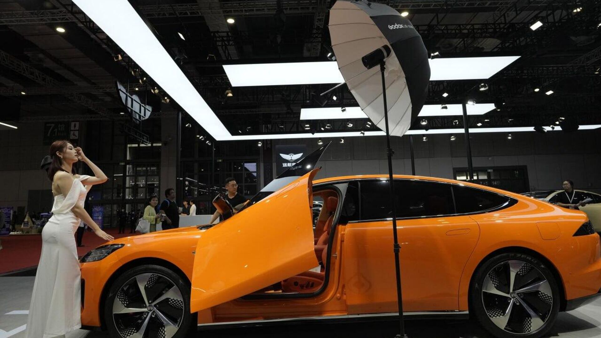 Ventas de autos eléctricos a nivel mundial registran cifra récord en septiembre Ventas de autos eléctricos a nivel mundial registran cifra récord en septiembre - Sputnik Mundo, 1920, 16.10.2025