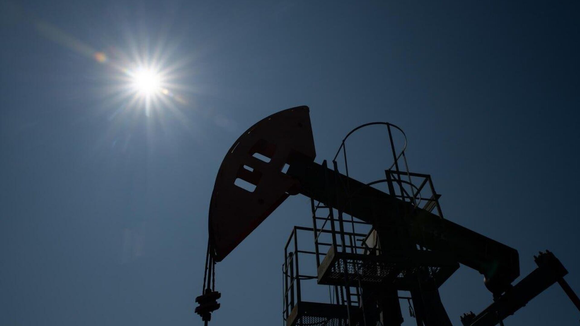 Excluir el petróleo ruso del mercado global es poco realista, considera un especialista Excluir el petróleo ruso del mercado global es poco realista, considera un especialista - Sputnik Mundo, 1920, 16.10.2025