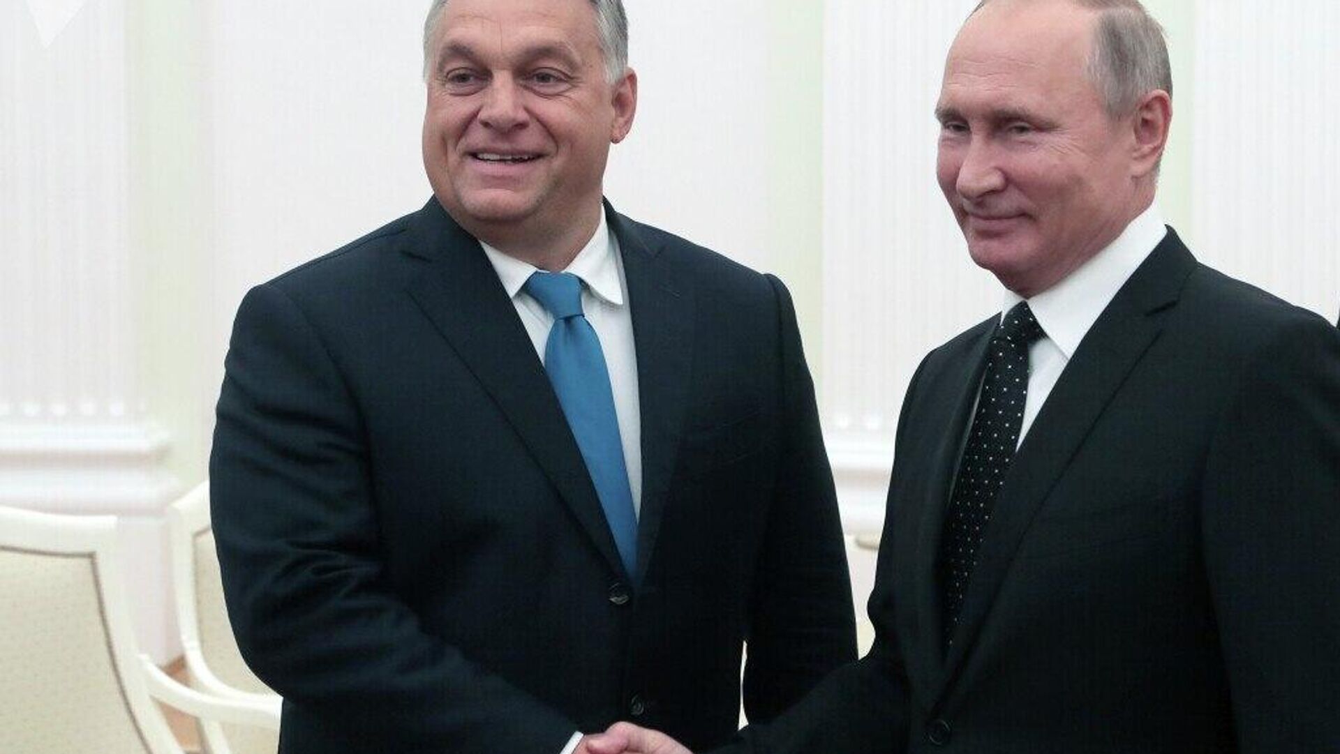 Putin mantiene una conversación telefónica con Orban, señalan desde la Cancillería húngara Putin mantiene una conversación telefónica con Orban, señalan desde la Cancillería húngara - Sputnik Mundo, 1920, 17.10.2025