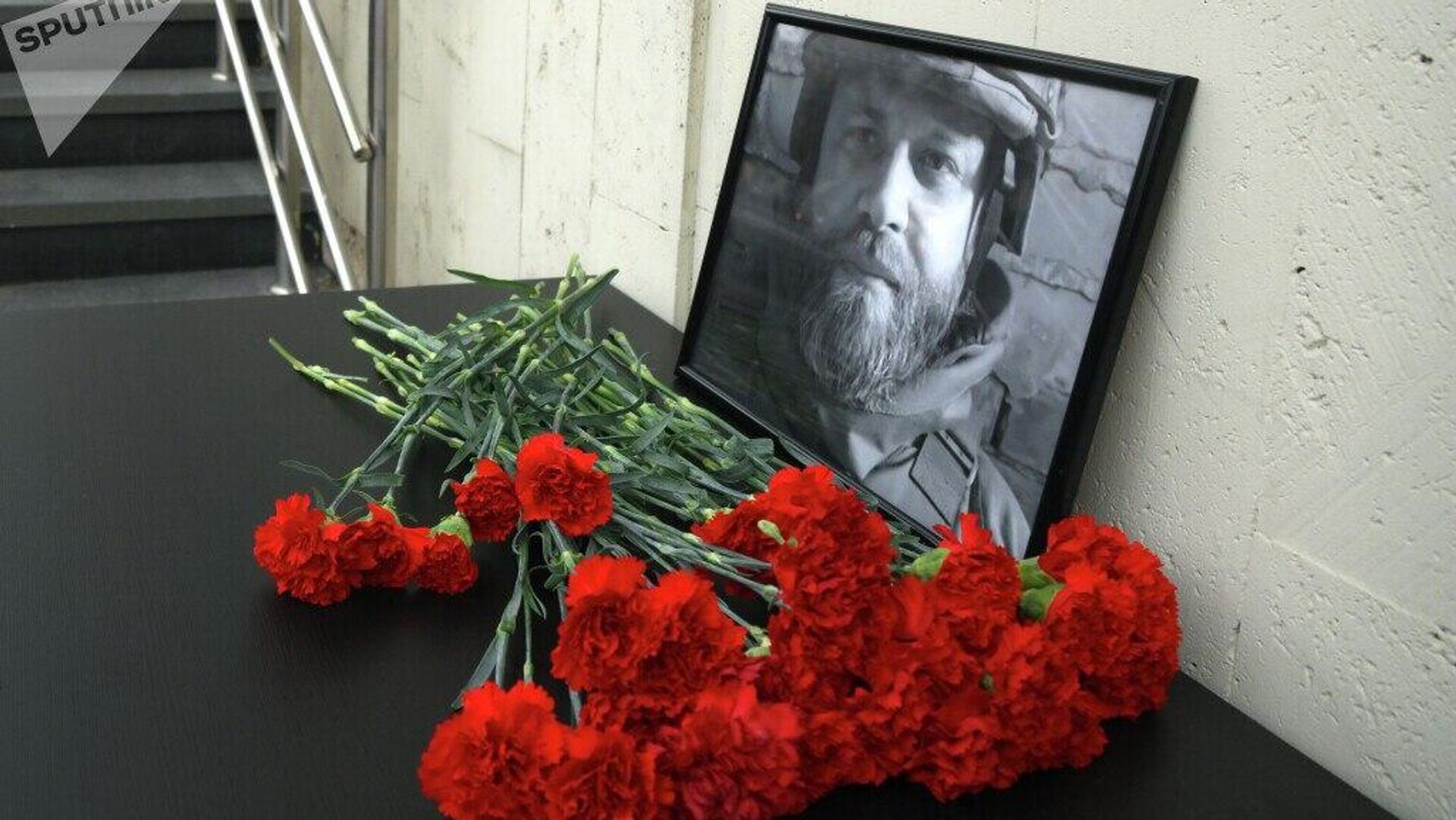 Rusia y todo el mundo reaccionan ante la muerte del corresponsal militar de Sputnik Rusia y todo el mundo reaccionan ante la muerte del corresponsal militar de Sputnik - Sputnik Mundo, 1920, 17.10.2025